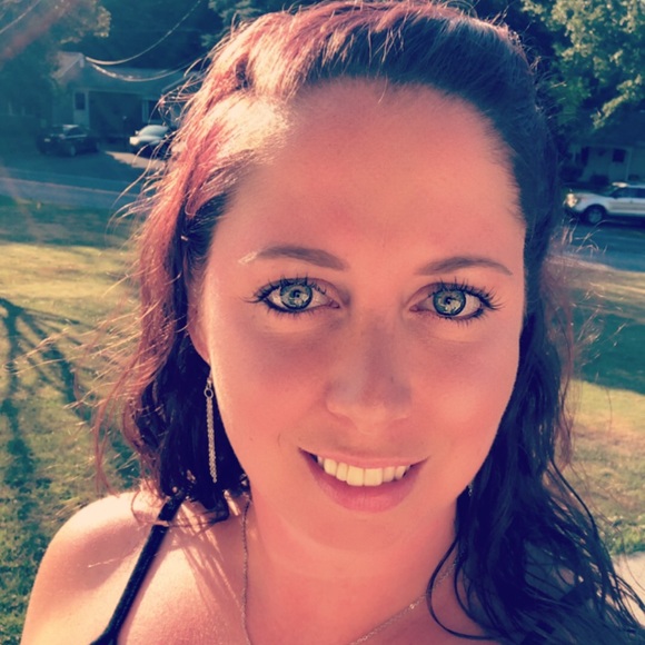 Meet your Posher, Brooke - Picture 1 of 1